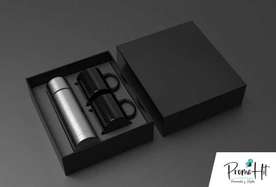 Caja elegante con un termo y dos pocillos