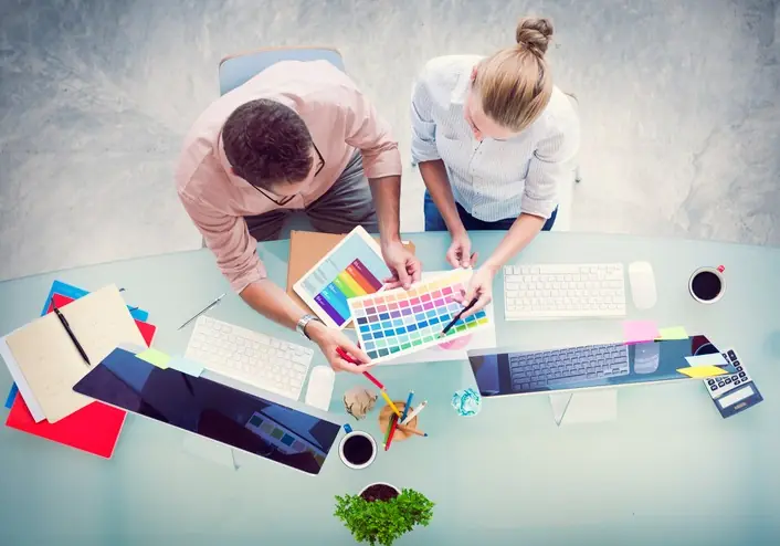 Cómo personalizar para que se vea bien (sin saturar de logo)