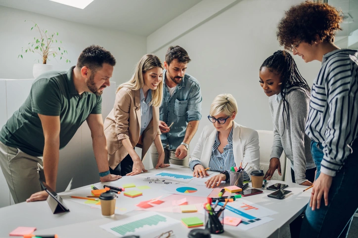 Material POP para diferenciar marcas en sectores competitivos