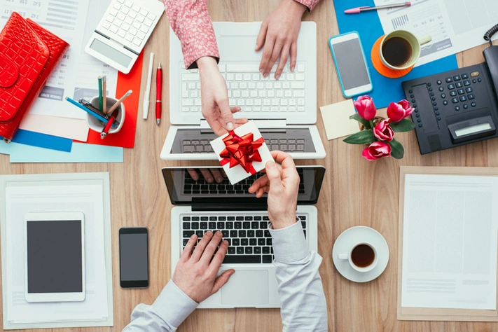 Selección de regalos corporativos personalizados para colaboradores